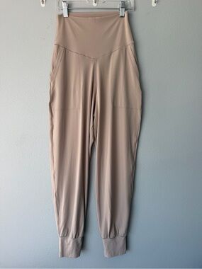 Aerie Offline tan real me high rise stretchy athletic joggers Women’s sz S